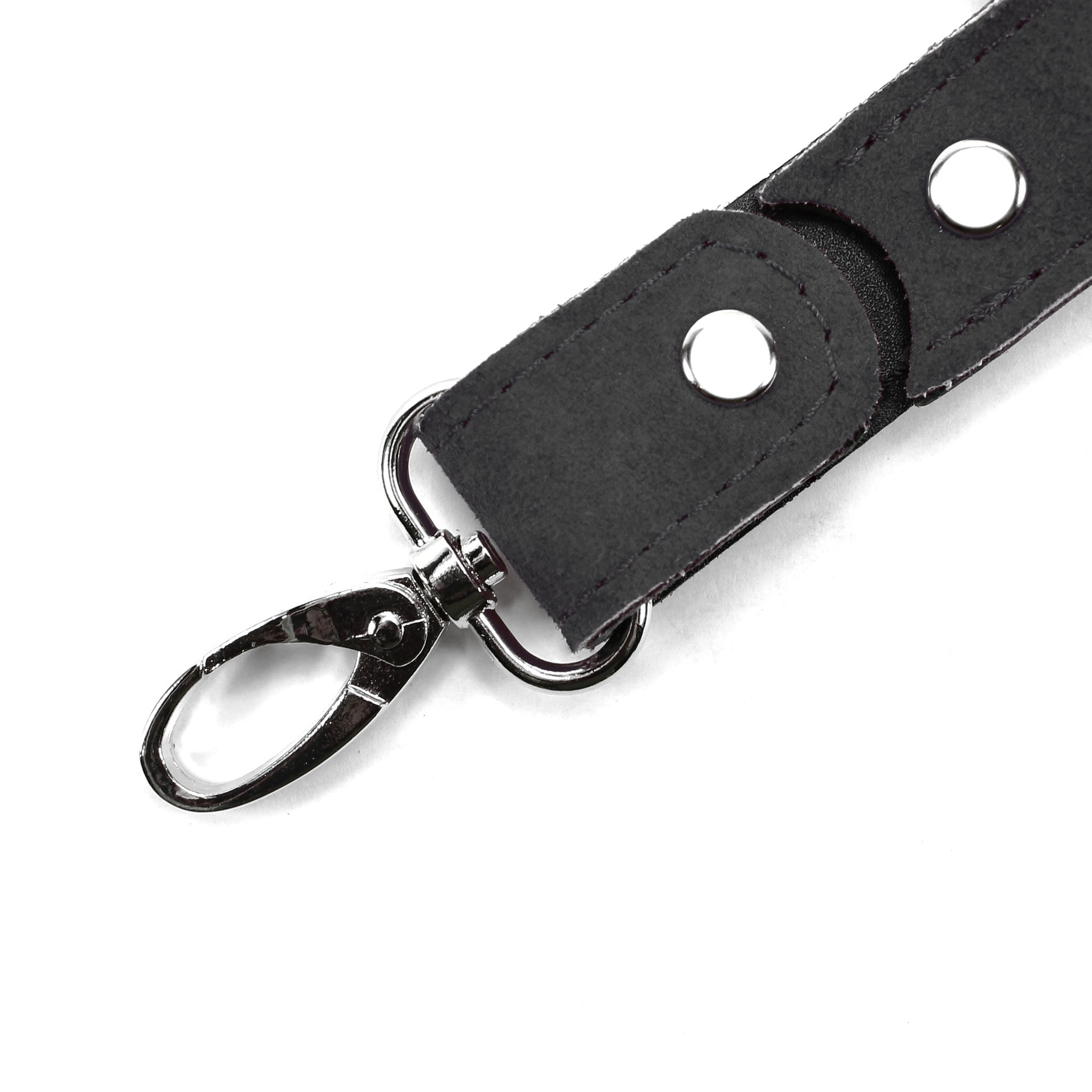 Lean black suede clip detail