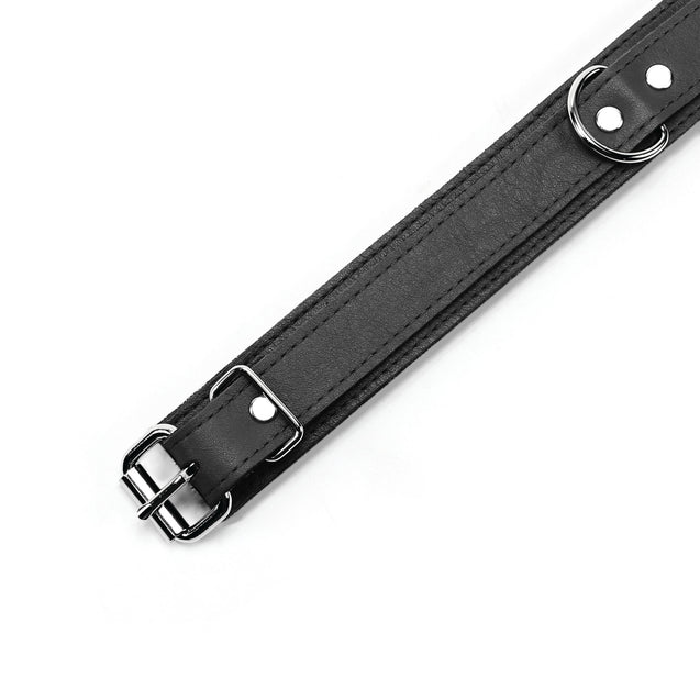Berlin Small Leather Bondage Collar Black Detail