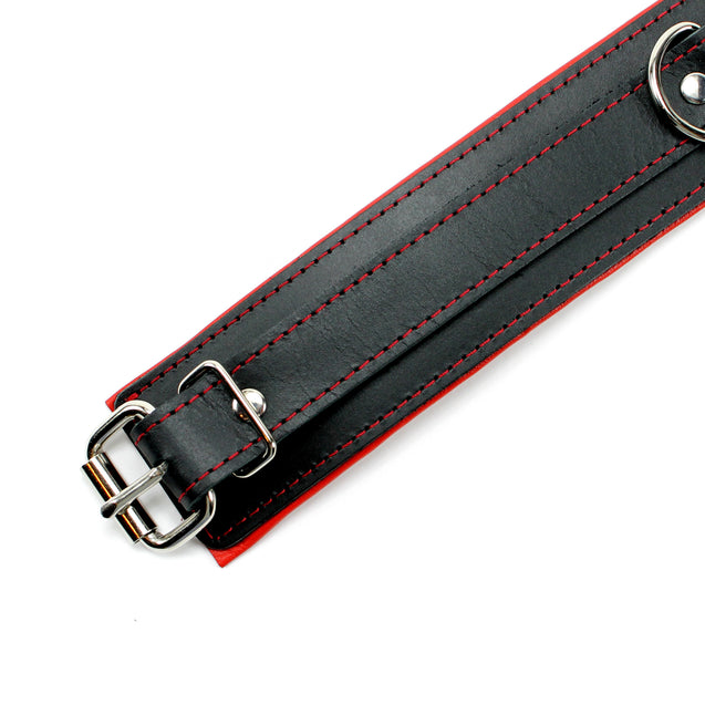 Mandrake Luxury Padded Leather Bondage Collar Red Black Details