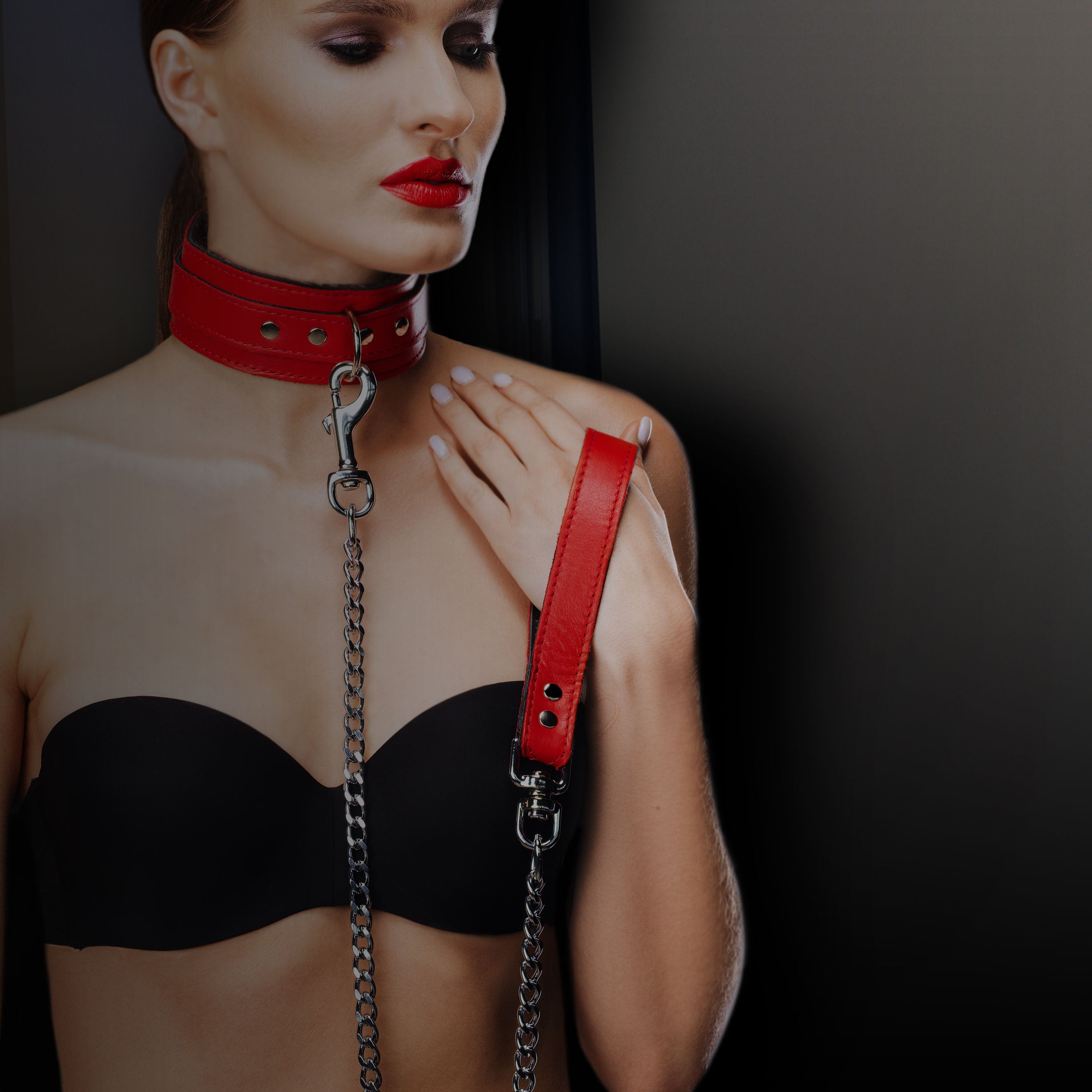 Berlin Luxury Bondage Collar and Leash Red
